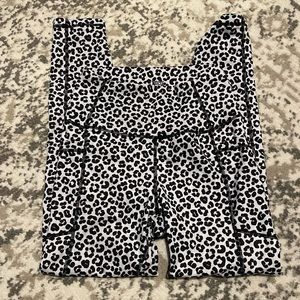 Ethos All Day Leggings in Snow Leopard